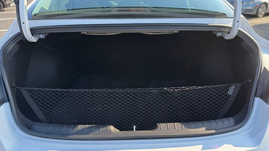 Certified 2025 Hyundai Elantra SE image 19