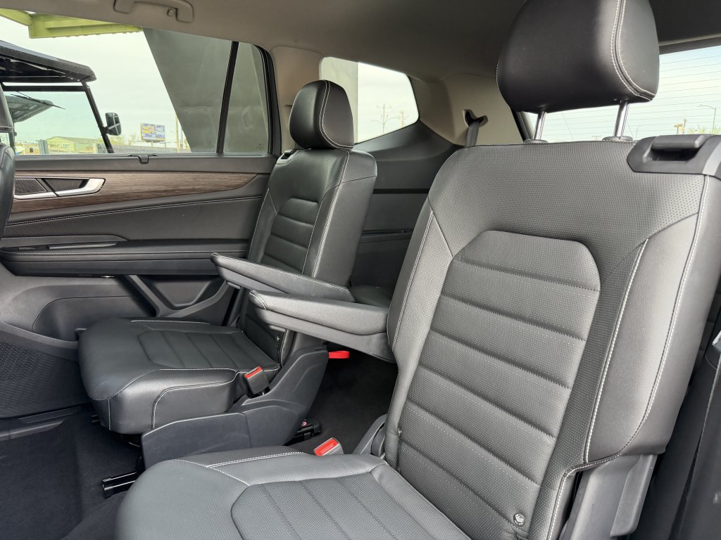 Used 2024 Volkswagen Atlas SEL AWD/4WD image 39