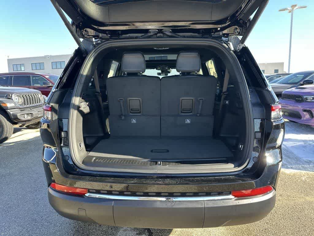 Used 2025 Jeep Grand Cherokee L Limited w/ Trailer Tow Package AWD/4WD image 28