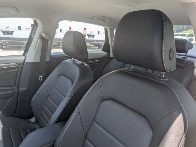 Used 2024 Volkswagen Jetta SE FWD image 12