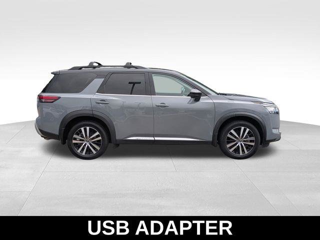 Used 2024 Nissan Pathfinder Platinum image 5