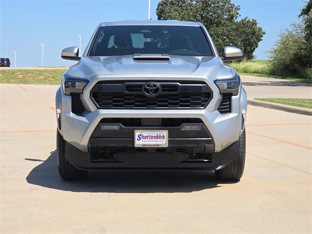 Used 2024 Toyota Tacoma TRD Off-Road image 2