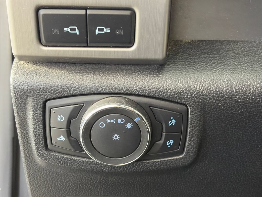 Used 2017 Ford F250 Platinum w/ Platinum Ultimate Package AWD/4WD image 25
