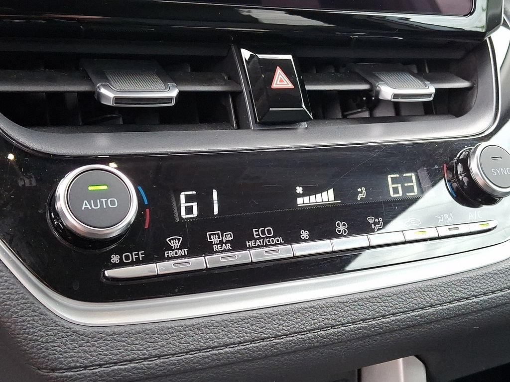 Certified 2025 Toyota Corolla Cross XLE FWD image 20