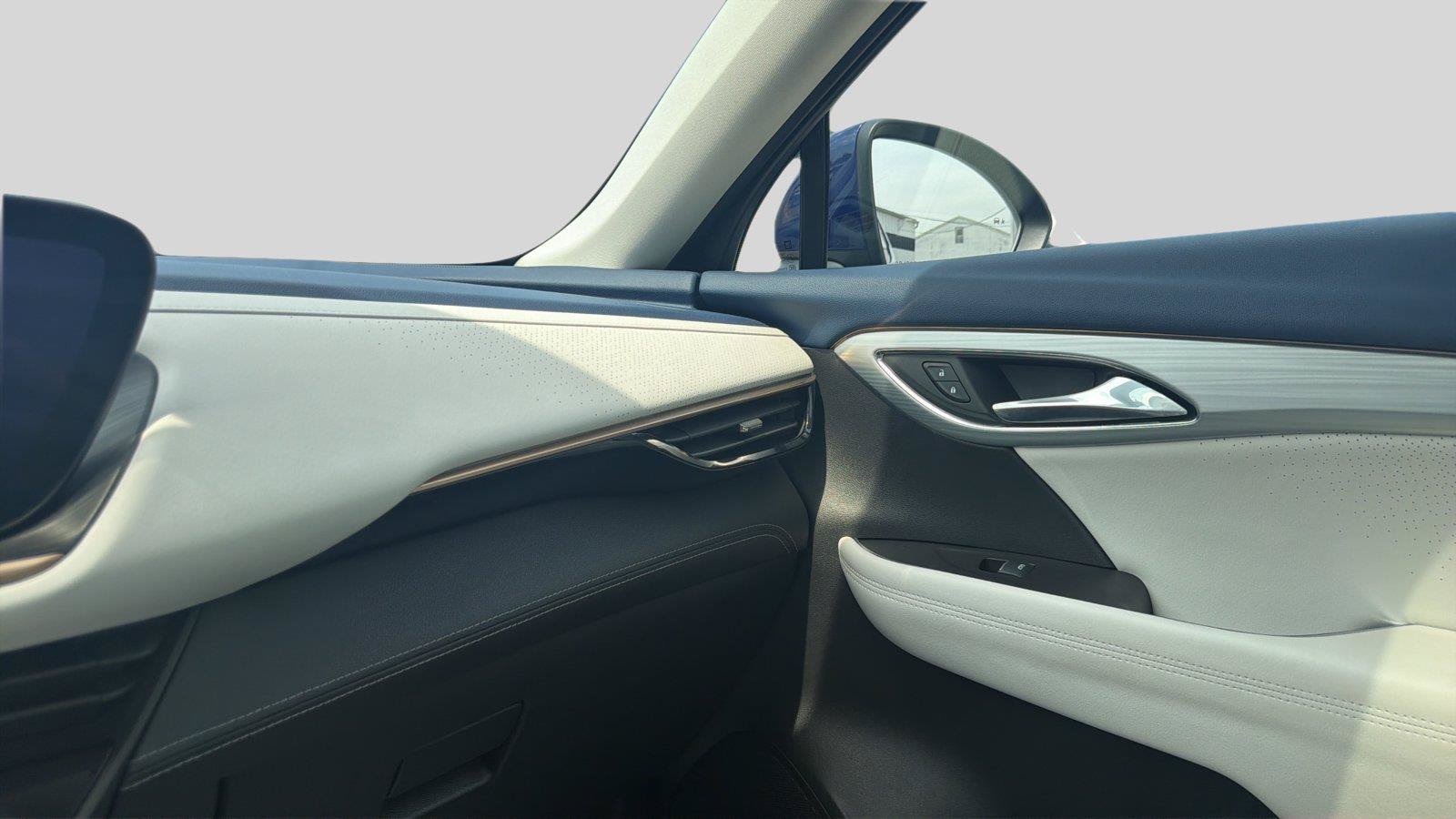 Used 2024 Buick Envision Avenir AWD/4WD image 11
