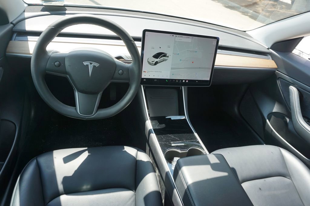 Used 2020 Tesla Model 3 Standard Range Plus RWD image 5