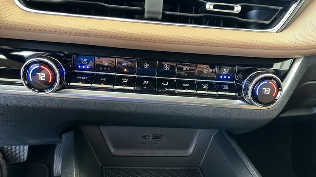New 2027 Chevrolet Equinox ACTIV w/ Safety and Technology Package FWD image 18