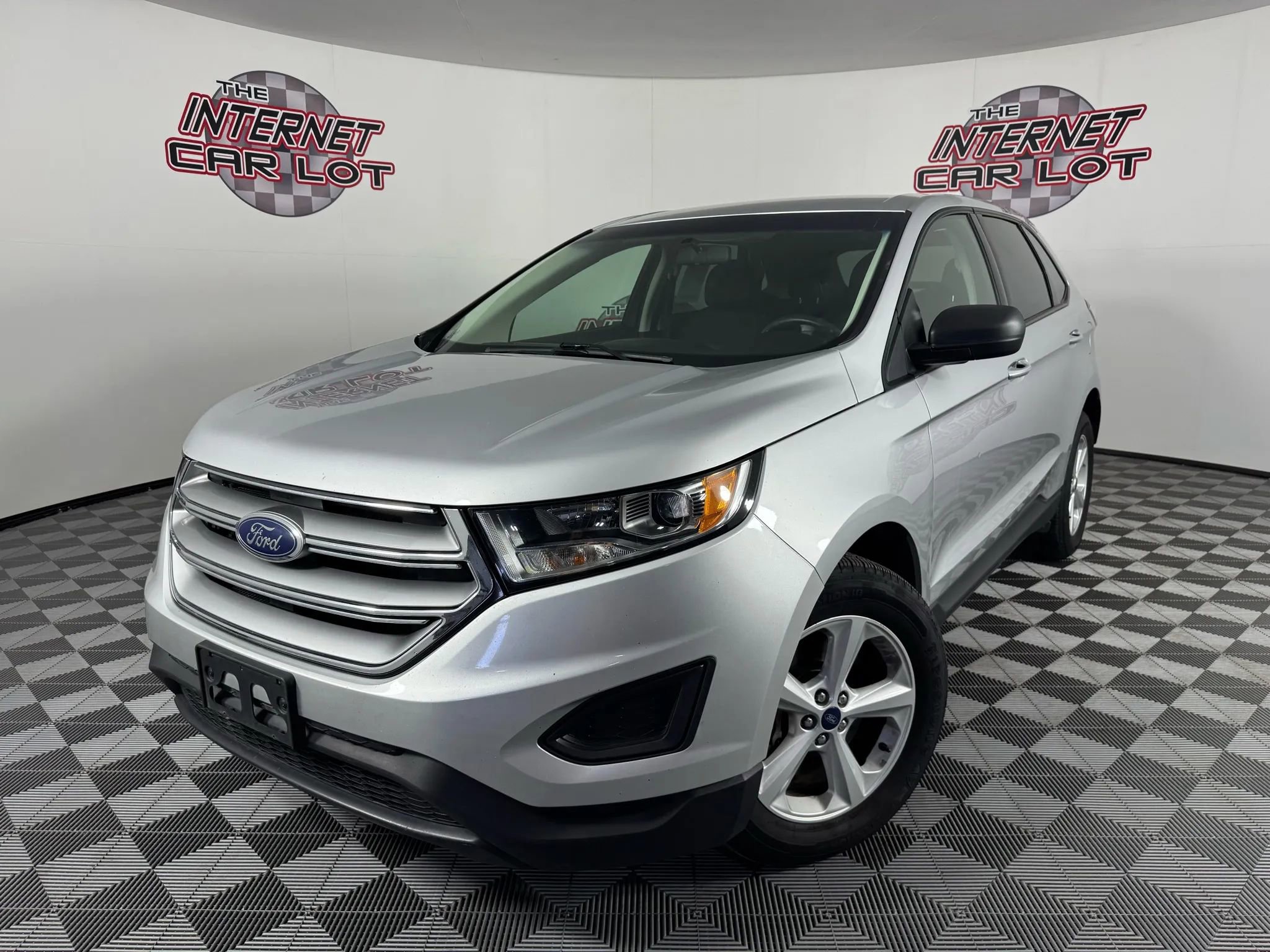 Used 2017 Ford Edge SE image 1