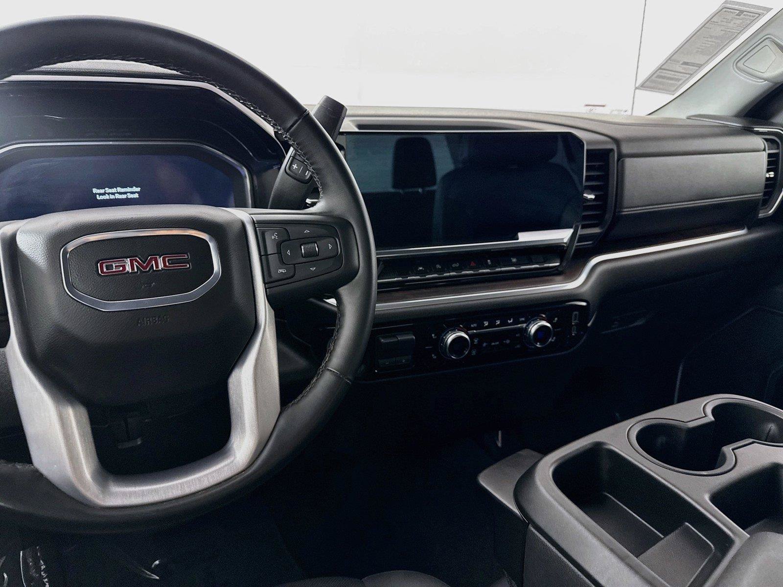 Used 2025 GMC Sierra 1500 SLT AWD/4WD image 31