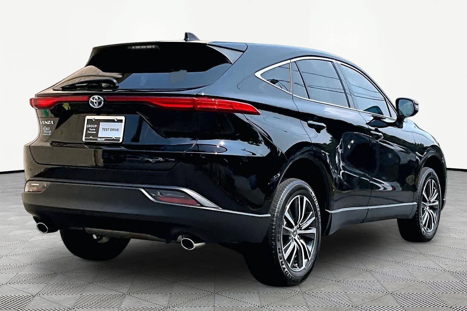 Certified 2024 Toyota Venza LE AWD/4WD image 13