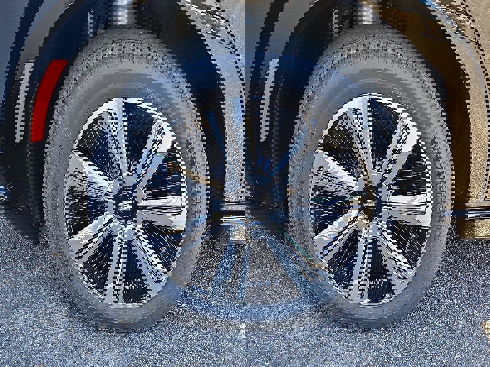 New 2025 Cadillac Escalade IQ Luxury 1 w/ Smart Trailering package image 10