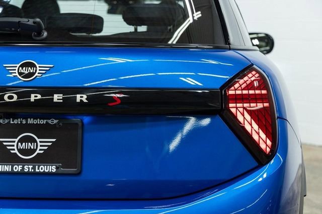 Certified 2025 MINI Cooper S image 11