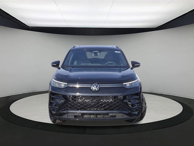 New 2026 Volkswagen Tiguan SE R-Line image 2