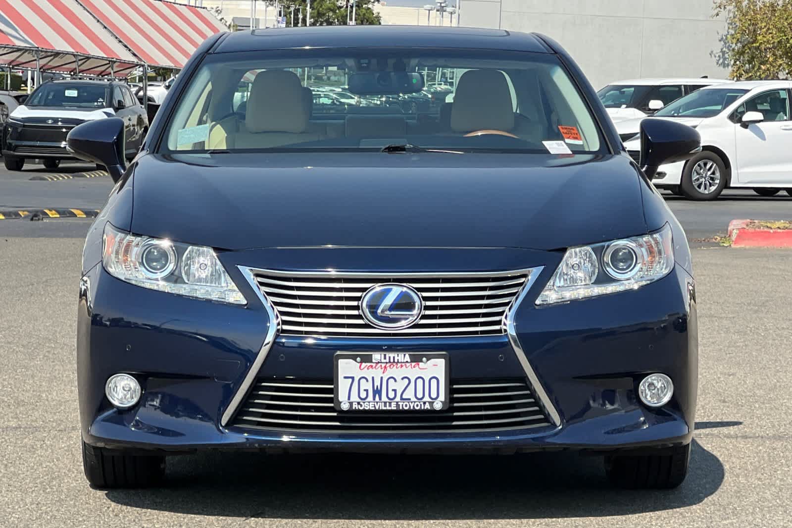 Used 2014 Lexus ES 300h w/ Premium Package w/Bamboo Trim FWD image 10