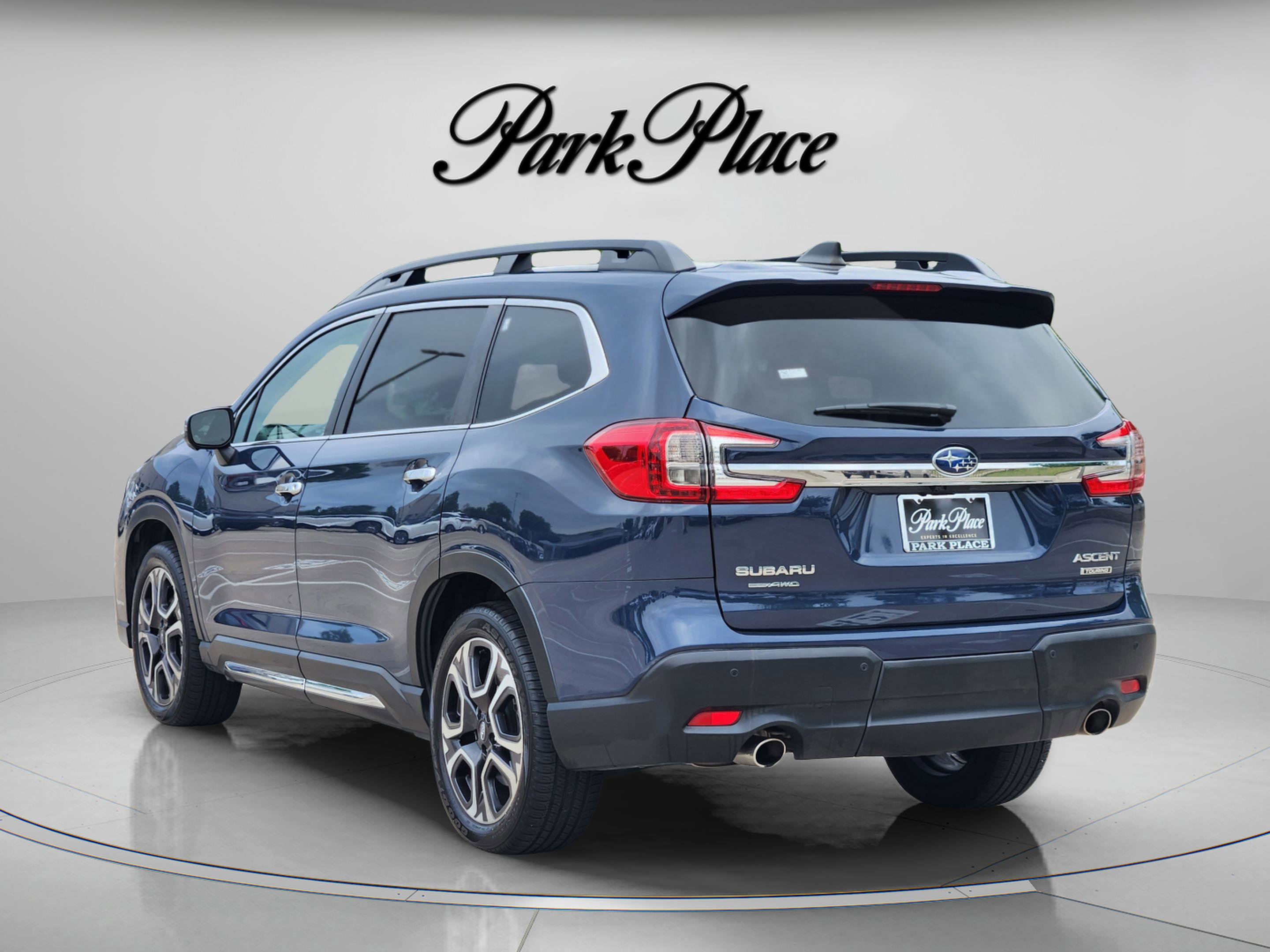 Used 2023 Subaru Ascent Touring image 3