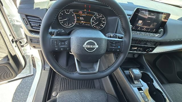 New 2026 Nissan Rogue SV w/ Cold Weather Package AWD/4WD image 18