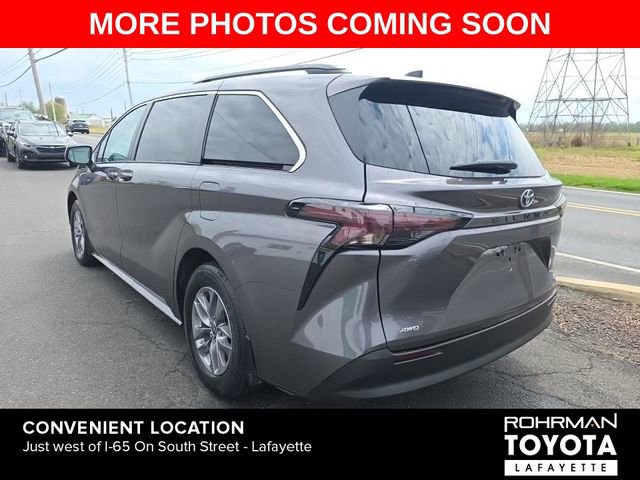 Used 2023 Toyota Sienna LE AWD/4WD image 2