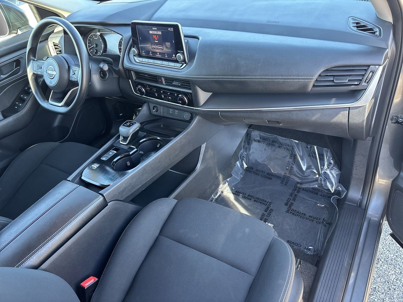 Used 2024 Nissan Rogue S image 10