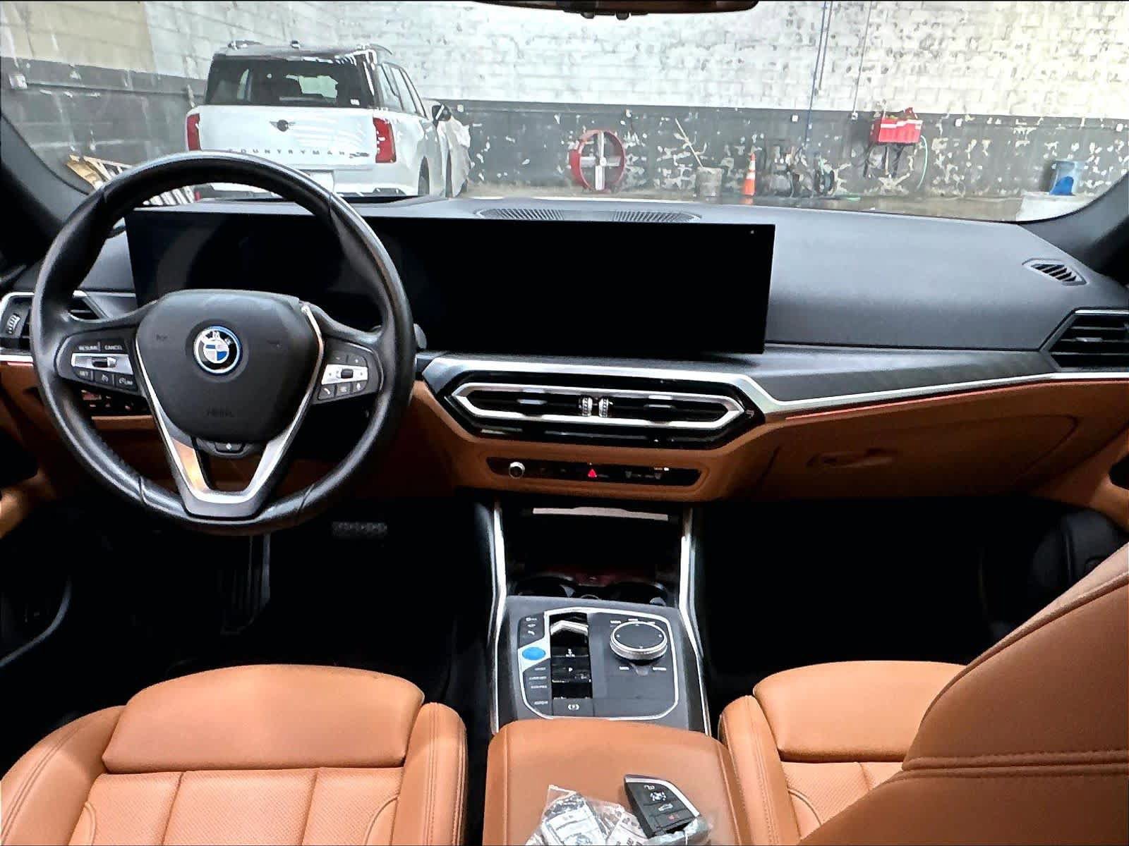 Used 2024 BMW i4 eDrive35 w/ Premium Package RWD image 17