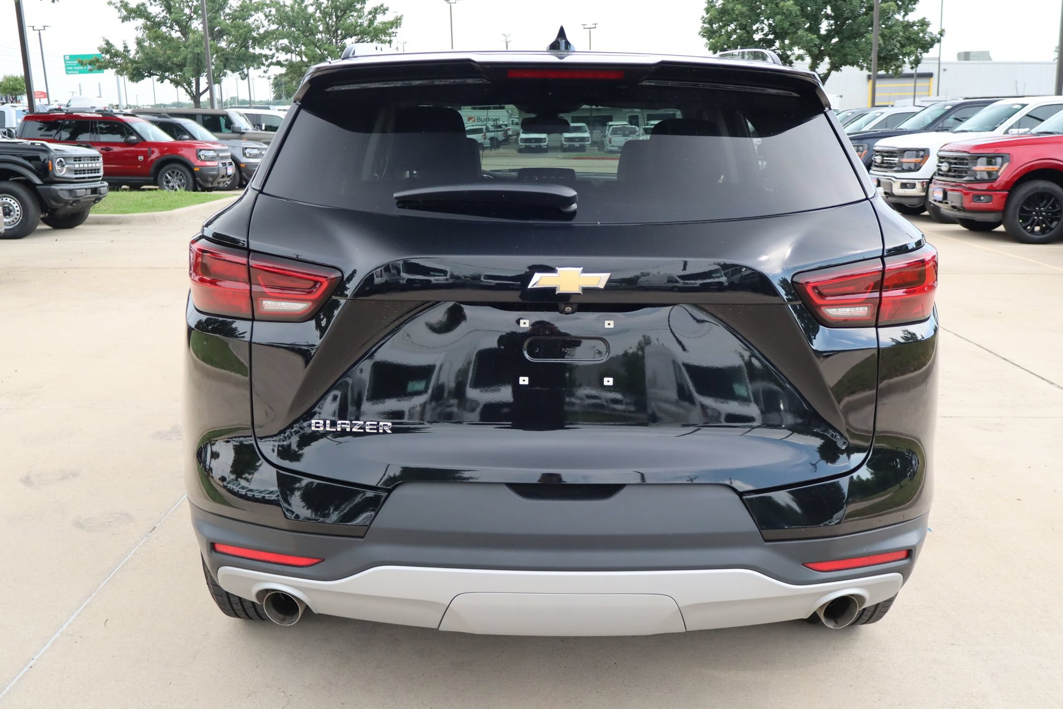 Used 2023 Chevrolet Blazer LT FWD image 4