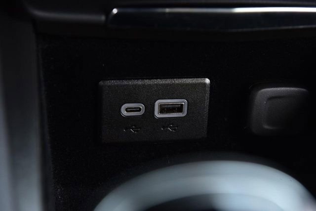 Used 2024 Cadillac XT4 Premium Luxury image 16