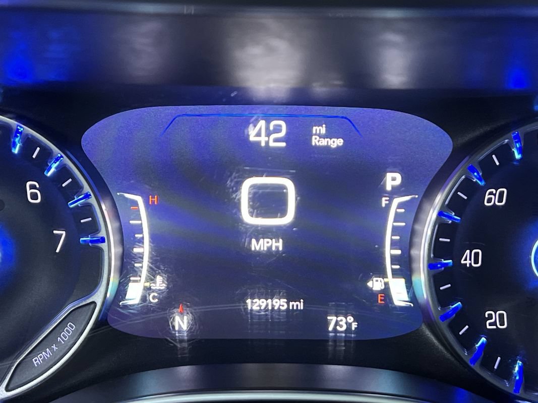 Used 2017 Chrysler Pacifica Touring-L Plus w/ Tire & Wheel Group FWD image 18