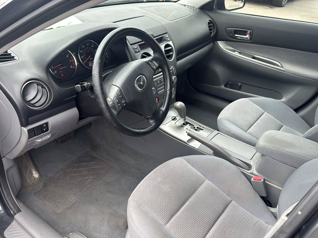 Used 2004 MAZDA MAZDA6 i FWD image 9