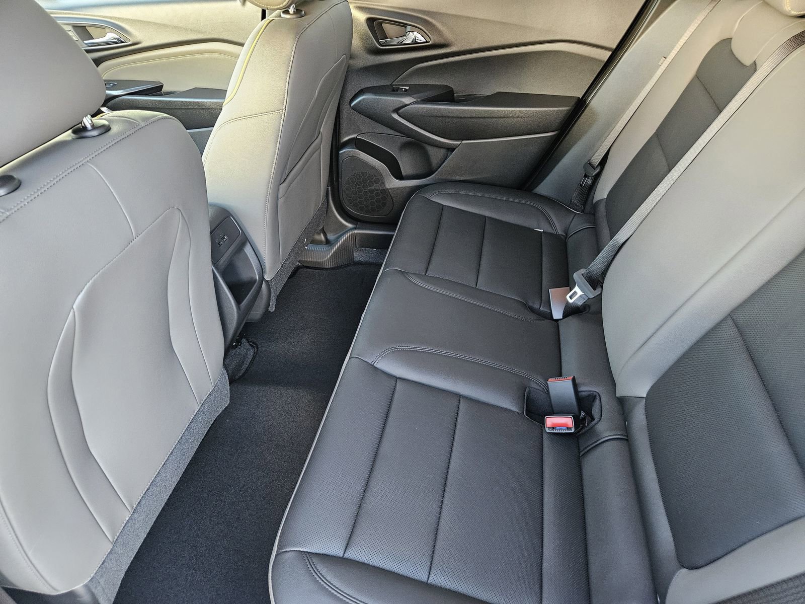 New 2026 Chevrolet Trax ACTIV w/ Sunroof Package image 27