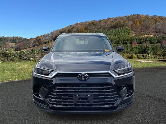Used 2025 Toyota Grand Highlander AWD image 2