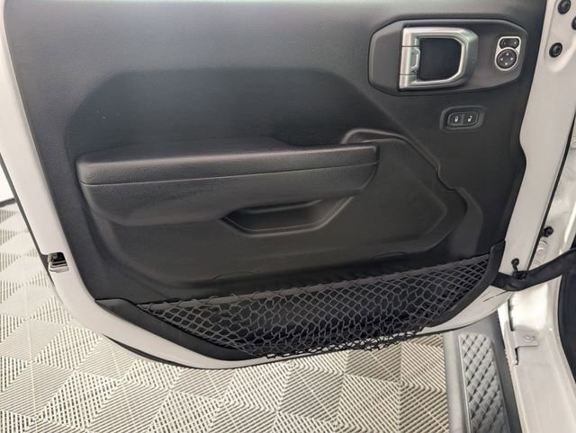 Used 2023 Jeep Gladiator Sport image 10