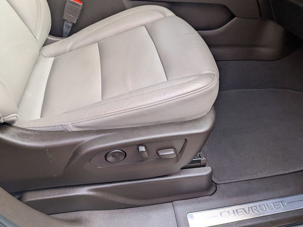 Used 2021 Chevrolet Suburban Z71 w/ Luxury Package image 34