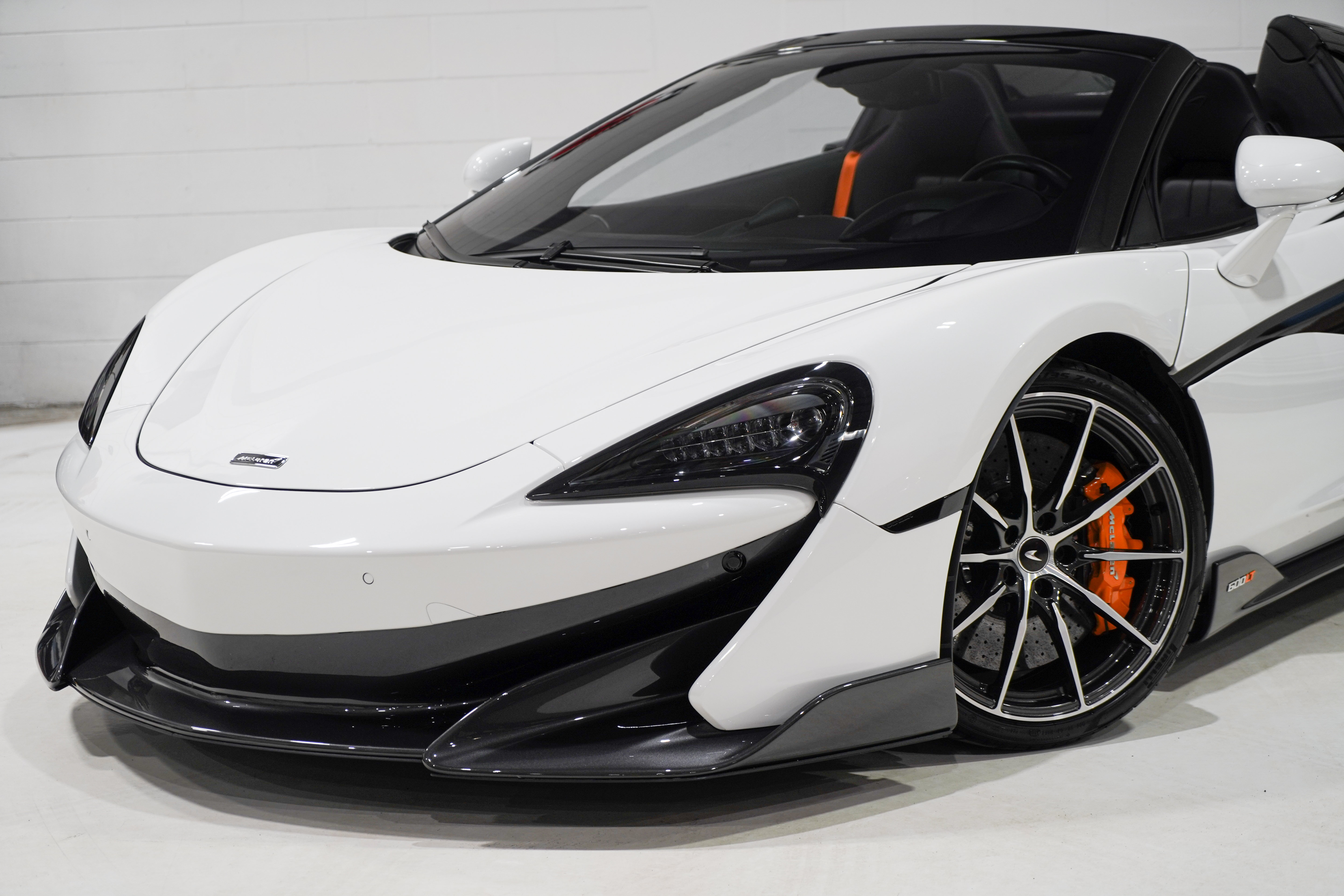 Used 2020 McLaren 600LT Spider RWD image 34