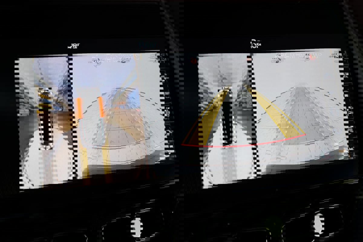 Used 2021 Aston Martin DBX image 7