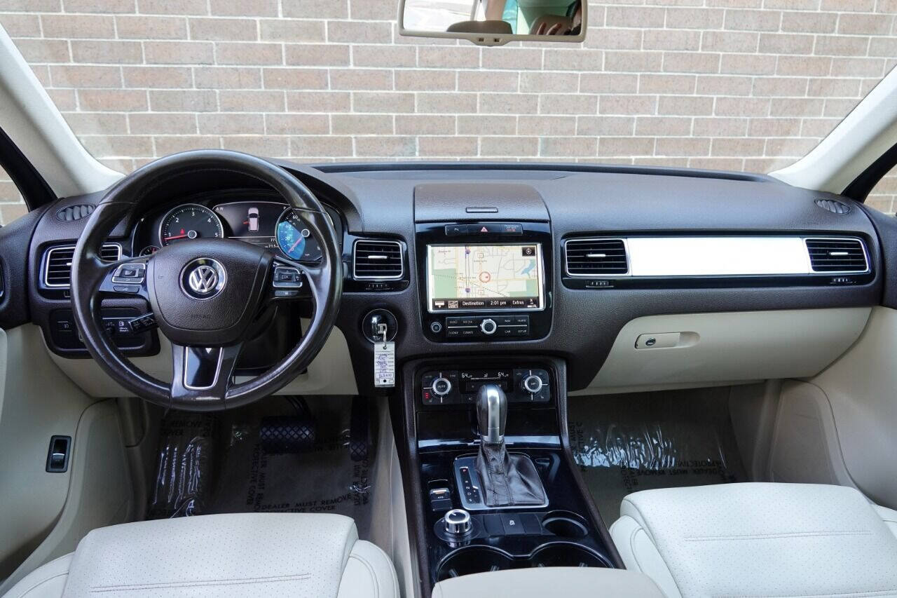 Used 2012 Volkswagen Touareg Sport AWD/4WD image 53