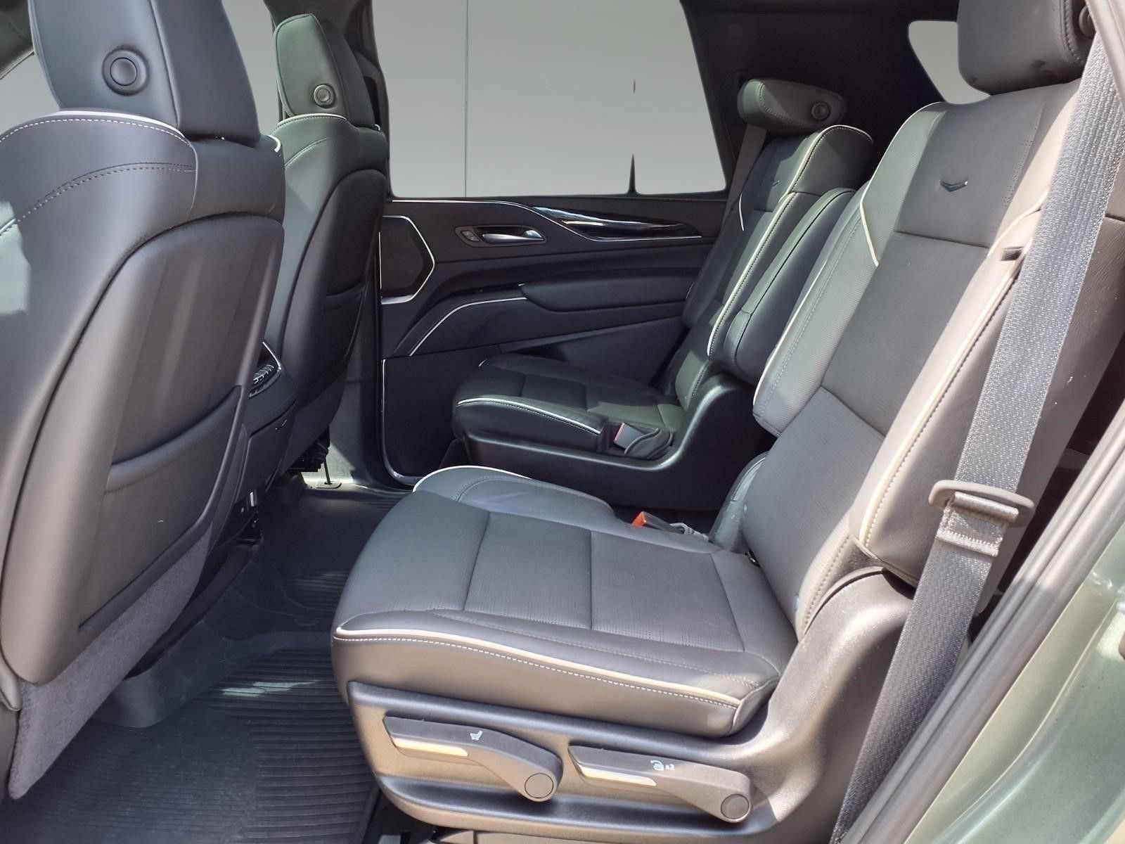 Used 2024 Cadillac Escalade Sport w/ LPO, ONYX Package AWD/4WD image 10