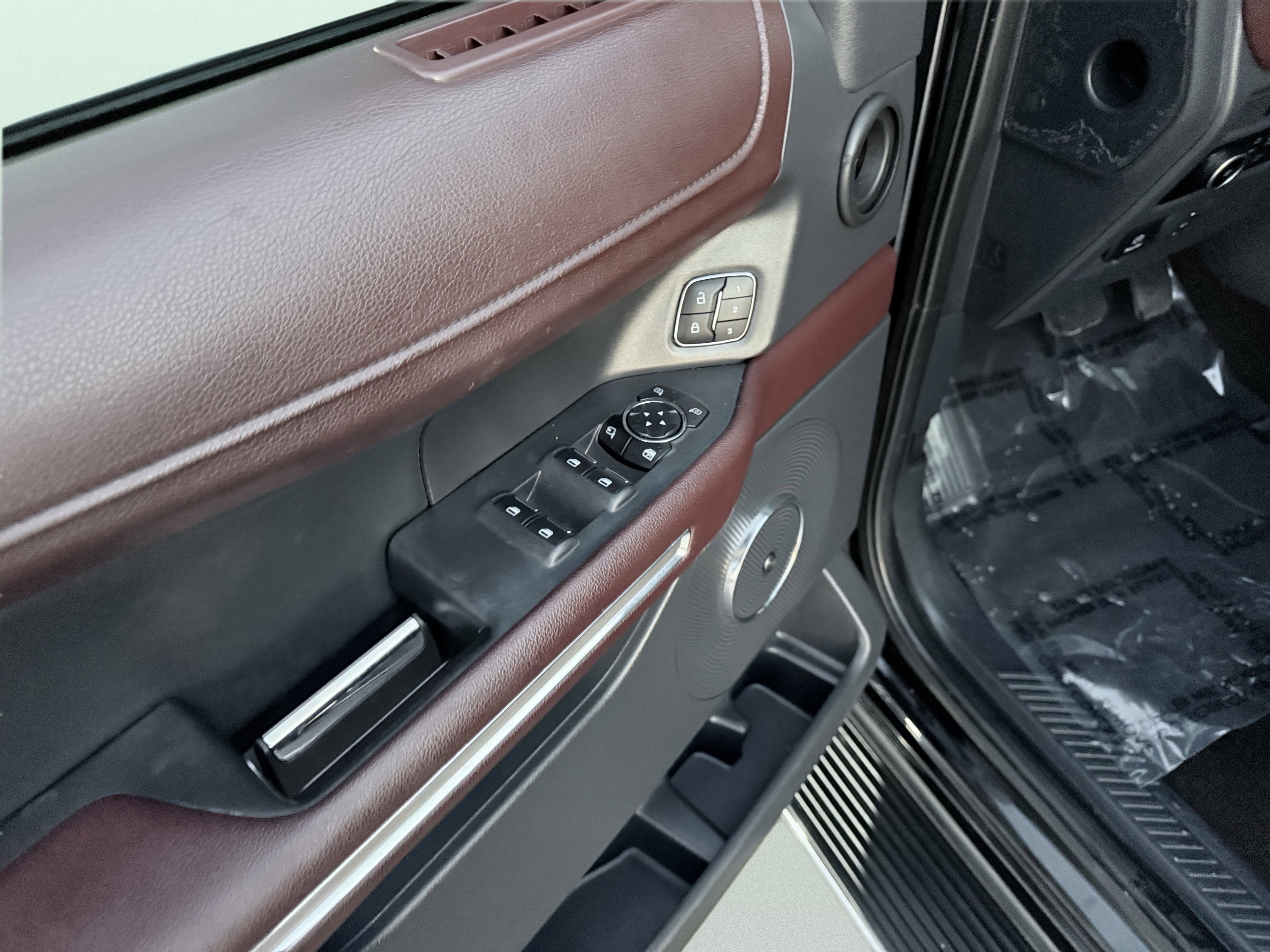 Used 2023 Ford Expedition Max Limited image 23