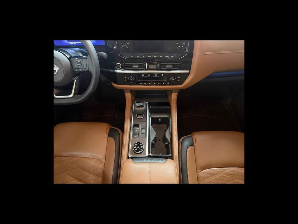 Used 2023 Nissan Pathfinder Platinum AWD/4WD image 16