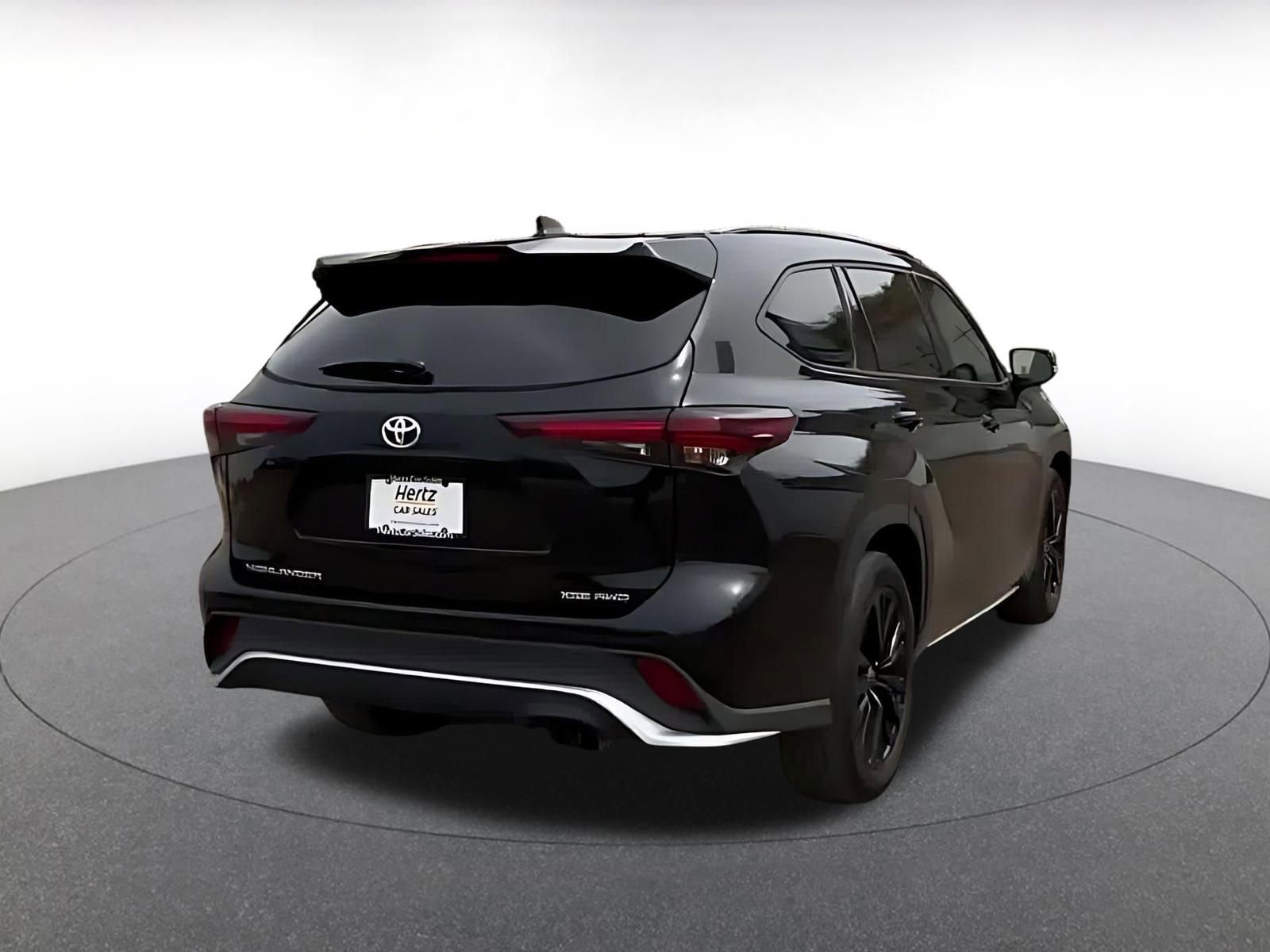 Used 2025 Toyota Highlander XSE image 14