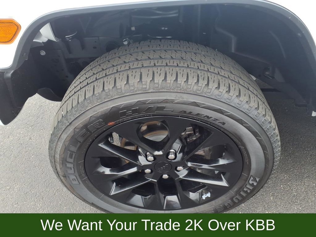 Used 2023 Jeep Wrangler Altitude image 24