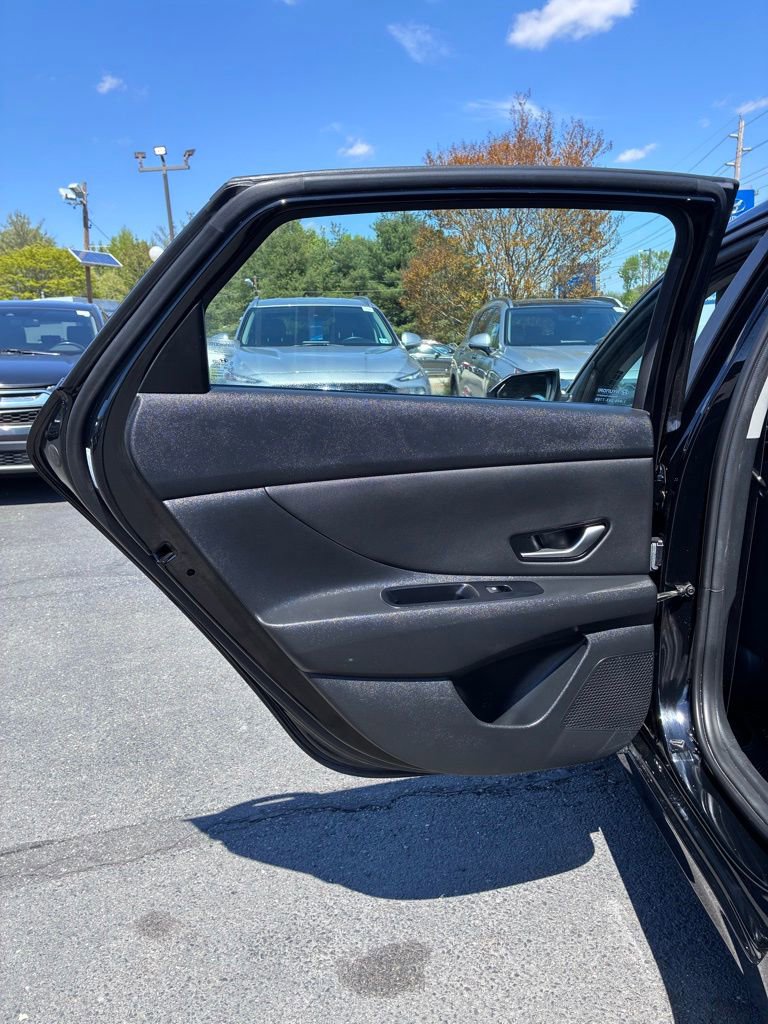 Used 2023 Hyundai Elantra SEL w/ Convenience Package FWD image 40