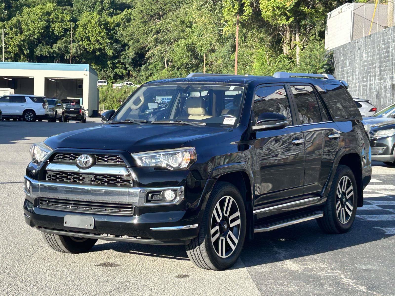 Used 2015 Toyota 4Runner Limited AWD/4WD image 3