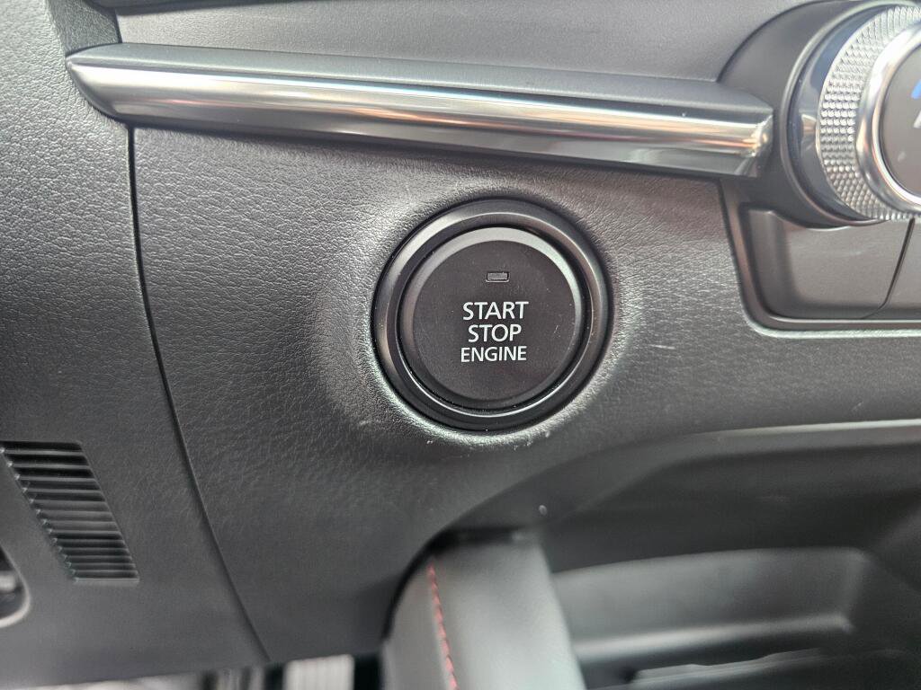 Certified 2025 MAZDA MAZDA3 Carbon AWD/4WD image 33