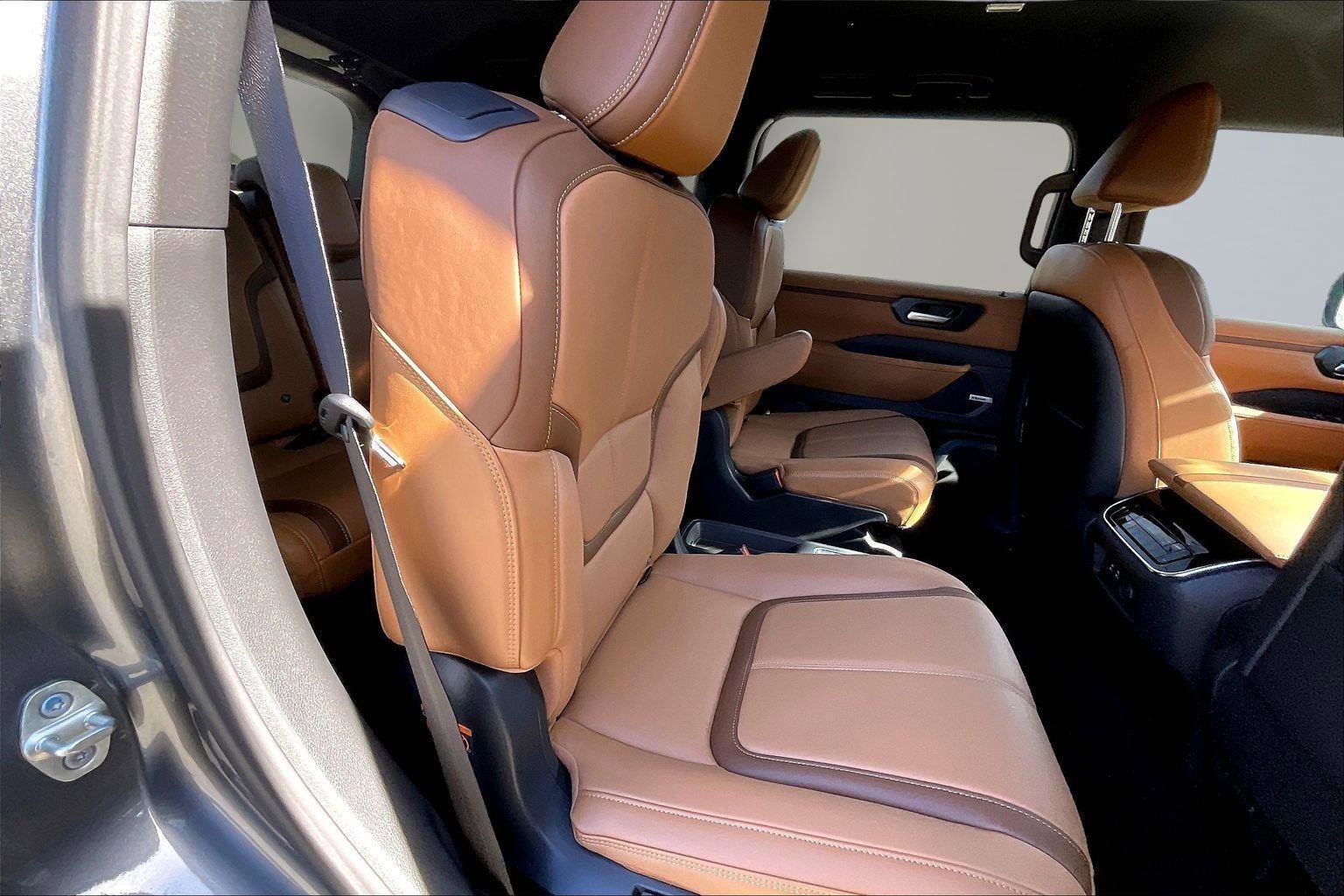 New 2026 Nissan Armada SL w/ Captain's Chari Seat Package image 10