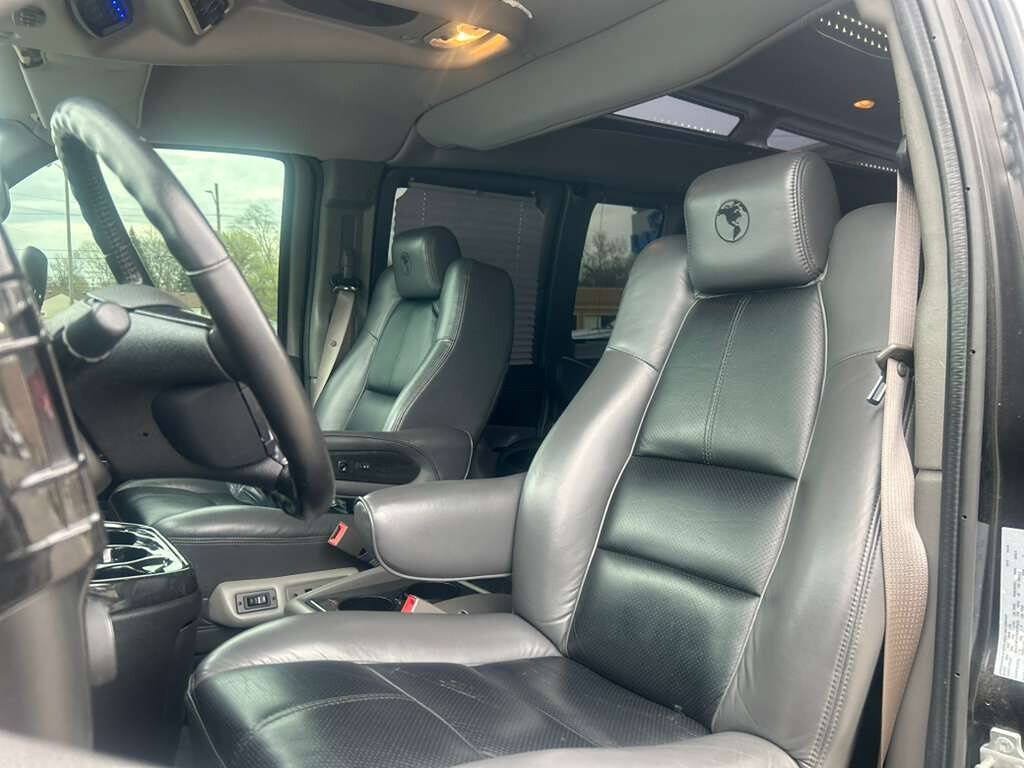 Used 2019 Chevrolet Express 2500 Extended w/ Enhanced Convenience Package RWD image 11