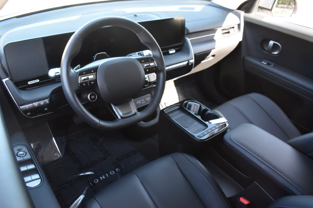 Used 2025 Hyundai Ioniq 5 SEL RWD image 4
