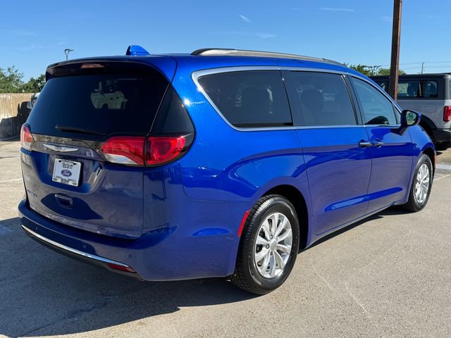 Used 2019 Chrysler Pacifica Touring Plus FWD image 8