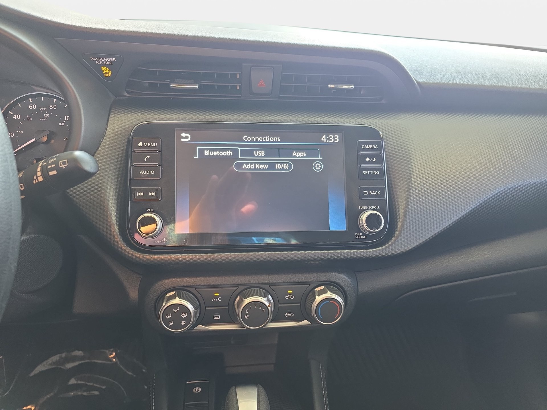 Used 2023 Nissan Kicks SV FWD image 19