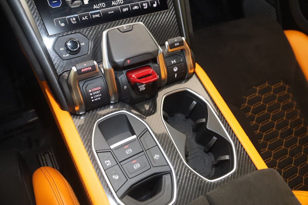 Used 2021 Lamborghini Urus AWD/4WD image 47