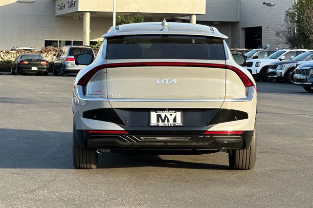 New 2025 Kia EV6 Wind RWD image 5