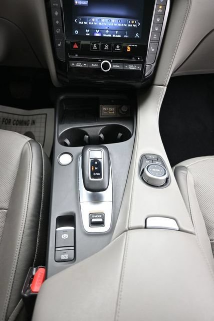 Used 2023 INFINITI QX50 Luxe w/ Accent Package FWD image 16